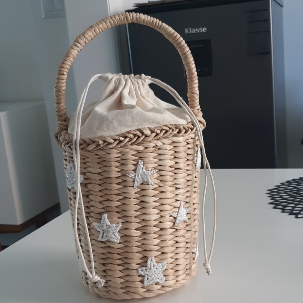 Straw summer bag